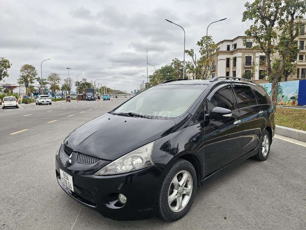 Mitsubishi Grandis 2006 - ảnh 1
