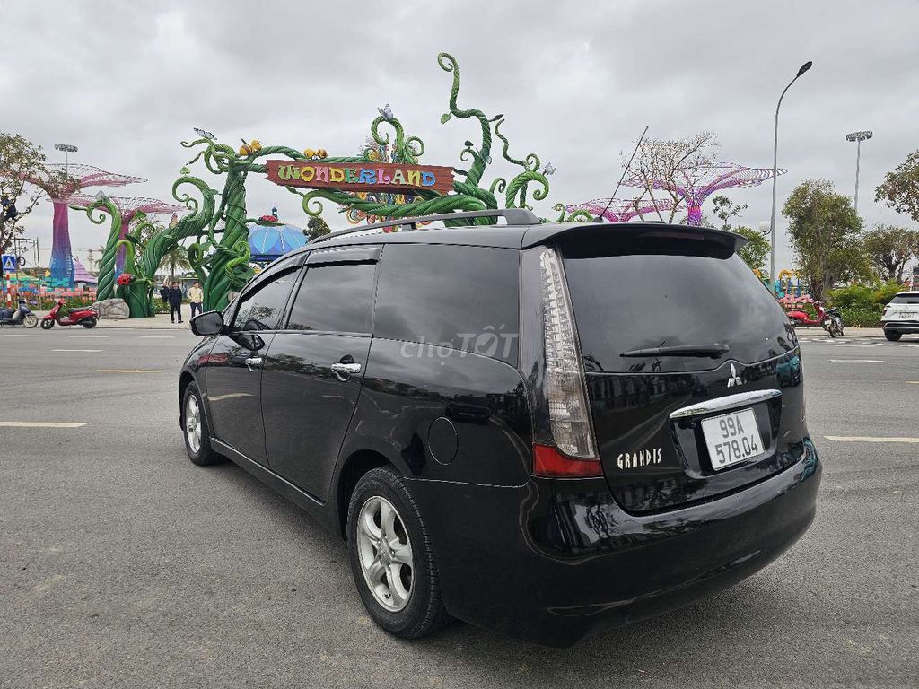 Mitsubishi Grandis 2006 - ảnh 5