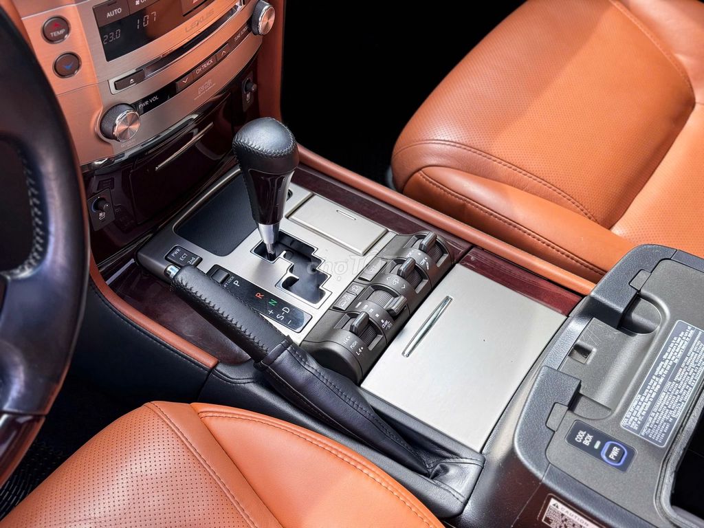 Lexus LX 2015 - ảnh 4