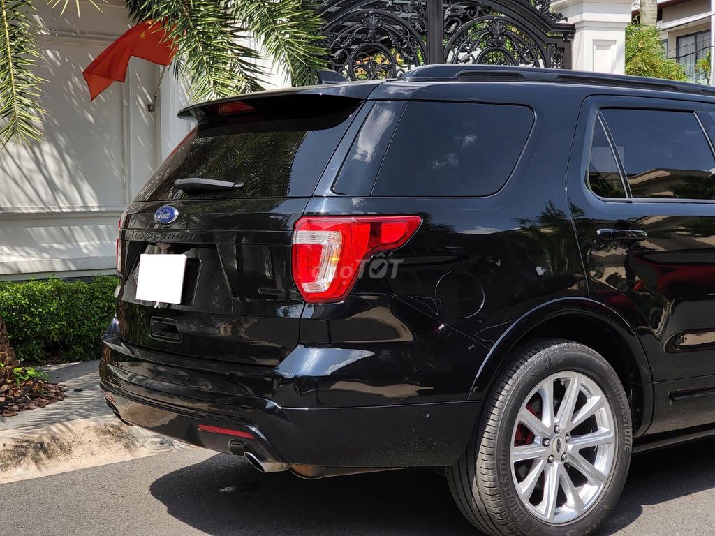 Ford Explorer 2016 - ảnh 2