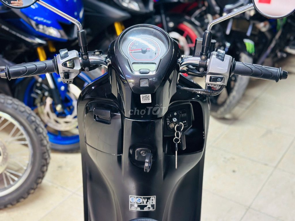 XE M 2023 - ảnh 4