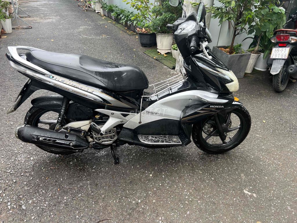 Honda Air Blade 2010 - ảnh 2