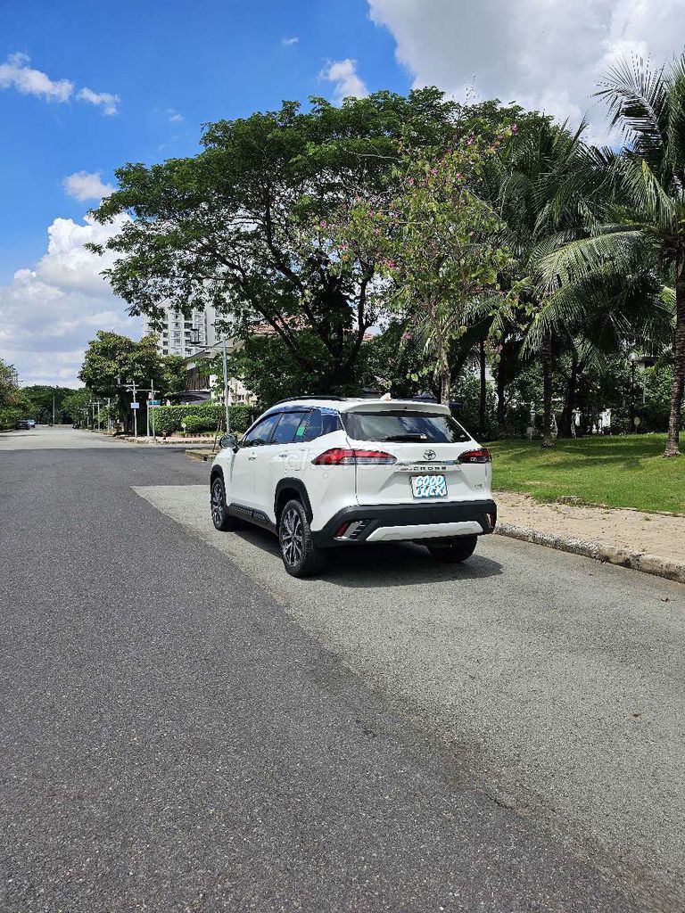 Toyota Corolla Cross - ảnh 4