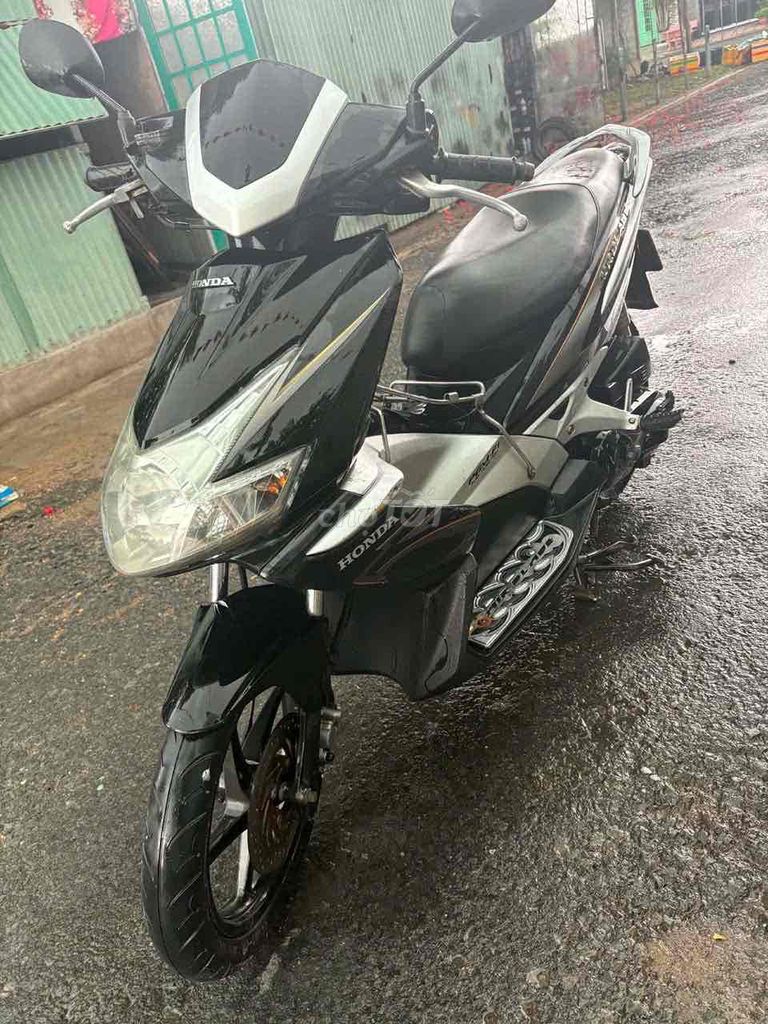 Honda Air Blade 2010 - ảnh 3