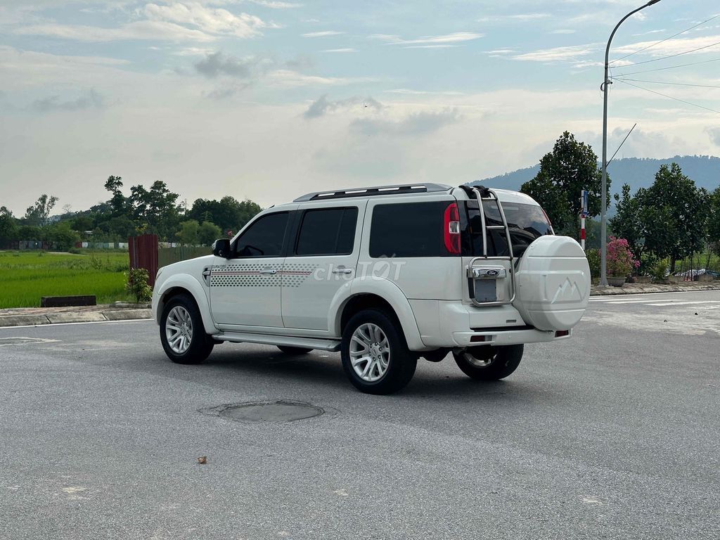 Ford Everest - ảnh 4