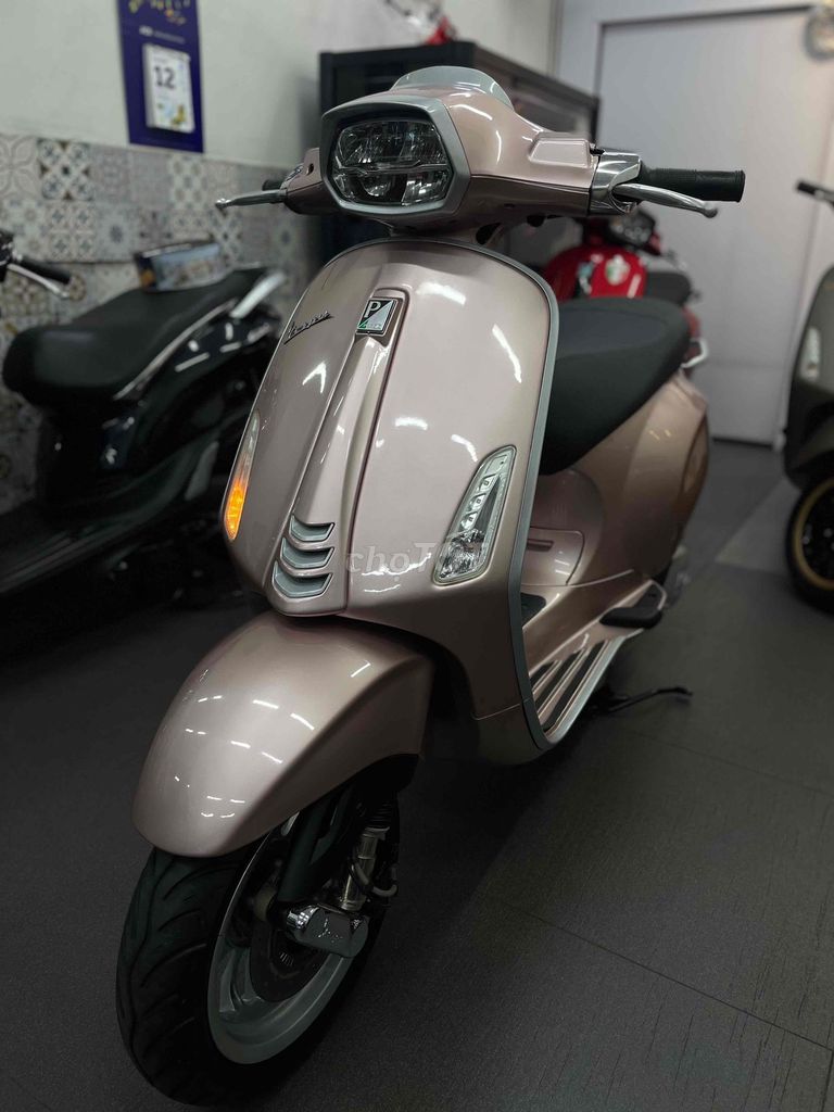 Piaggio Vespa 2021 - ảnh 1