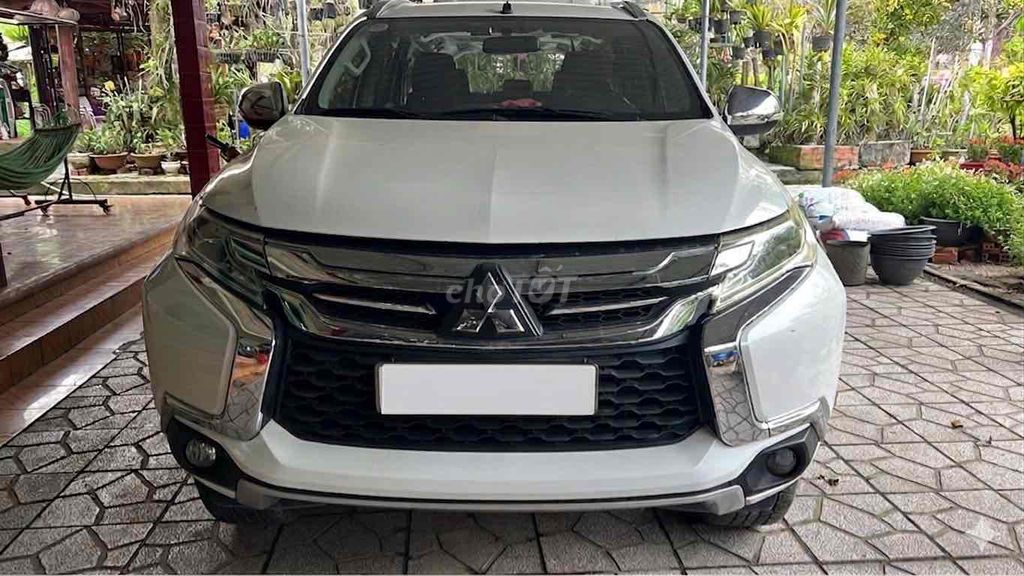 Mitsubishi Pajero 2018 - ảnh 1