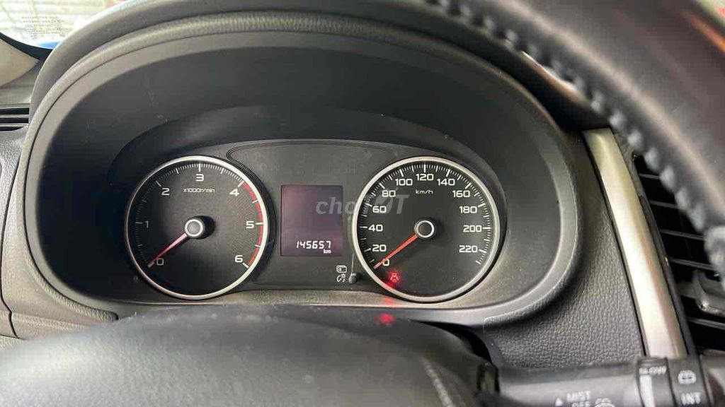 Mitsubishi Pajero 2018 - ảnh 4