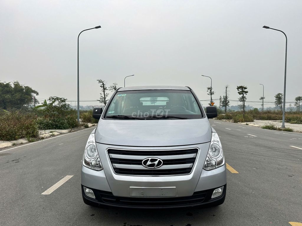 Hyundai Grand Starex 2016 - ảnh 1