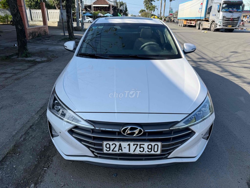Hyundai Elantra 2019 - ảnh 1