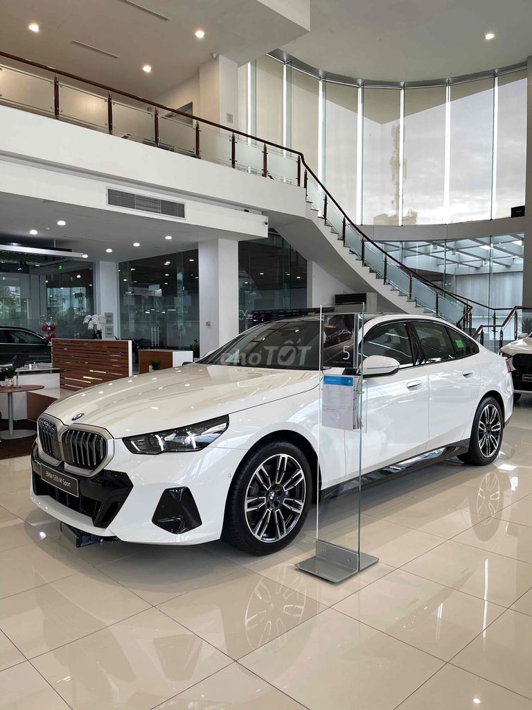 BMW 2026 - ảnh 1