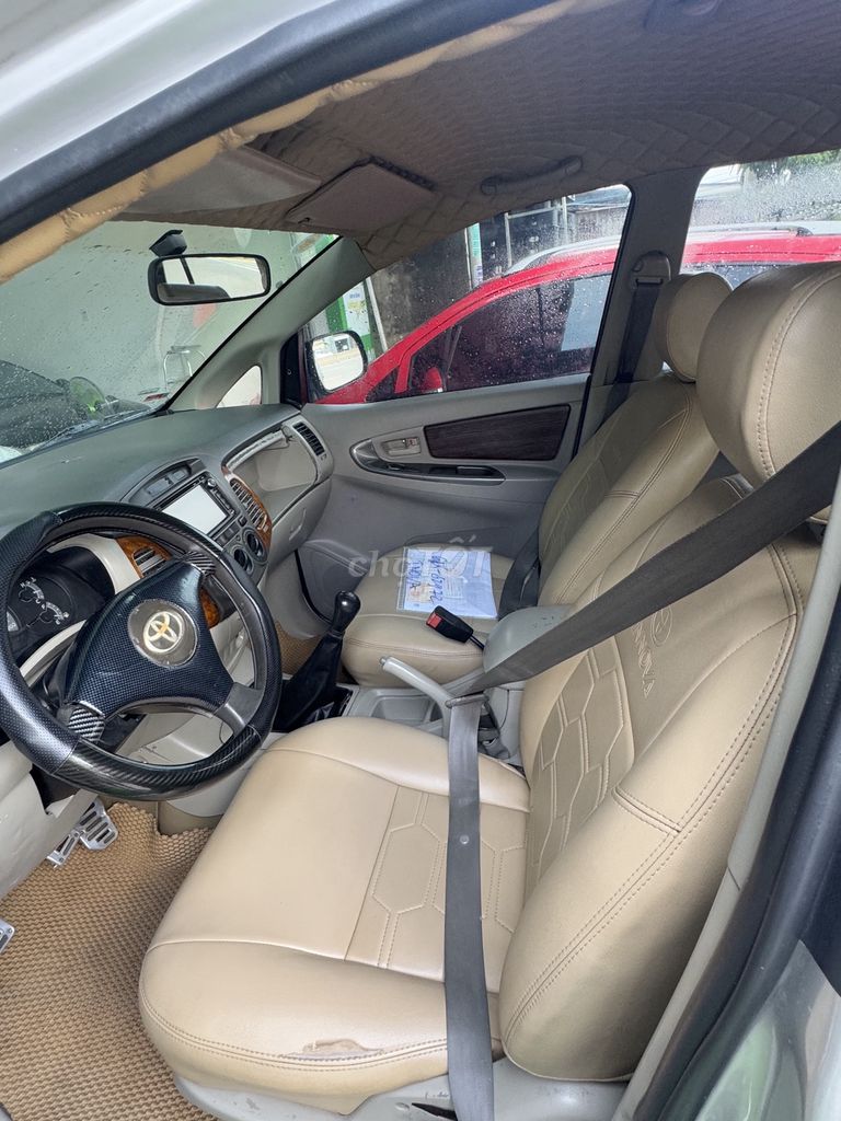 Toyota Innova - ảnh 3