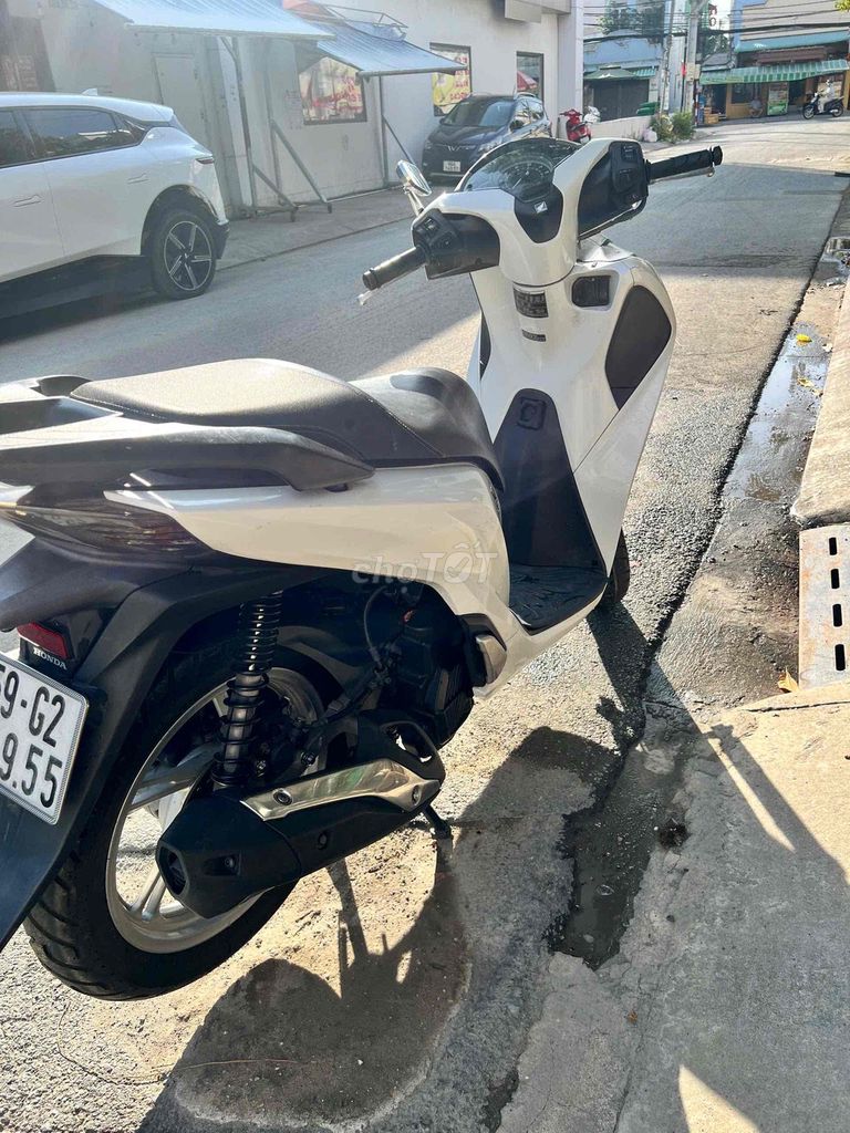 Honda SH 2018 - ảnh 1