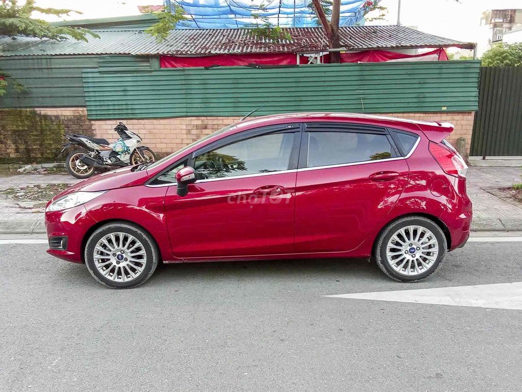 Ford Fiesta 2014 - ảnh 2