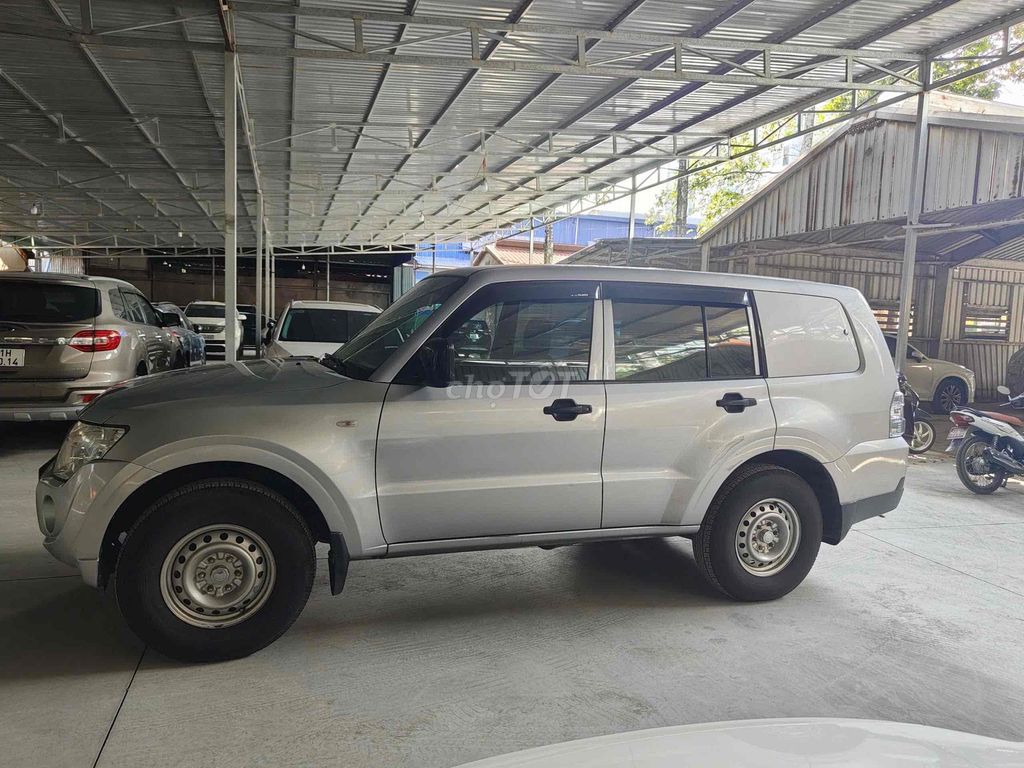 Mitsubishi Pajero 2013 - ảnh 2
