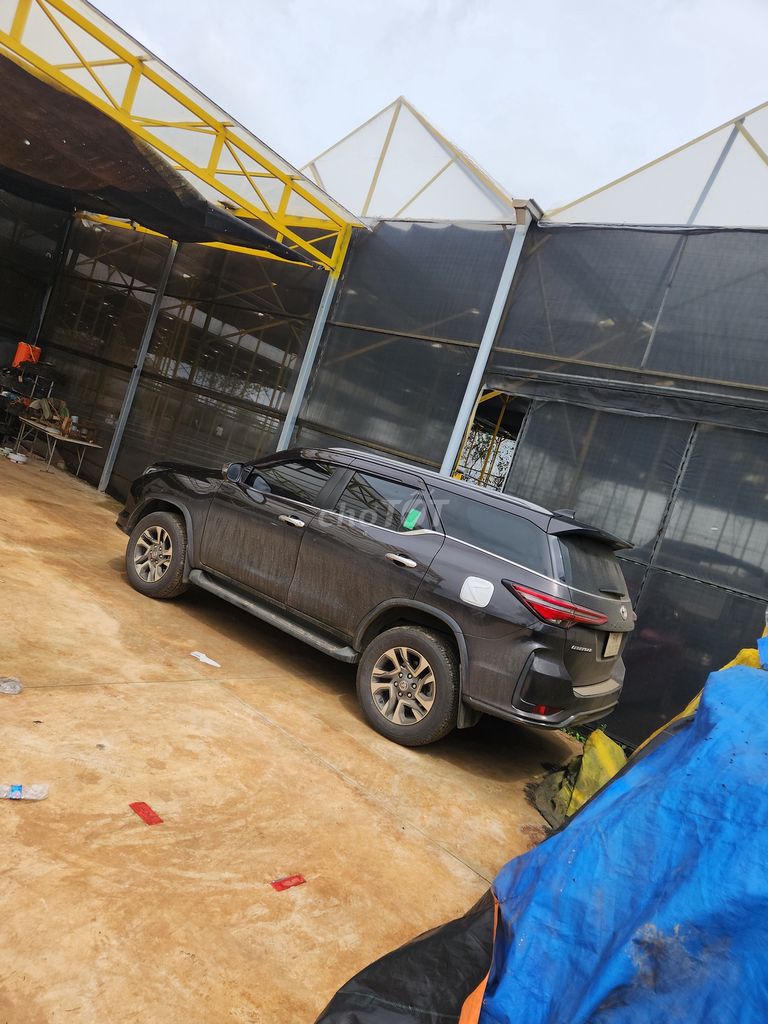 Toyota Fortuner - ảnh 3