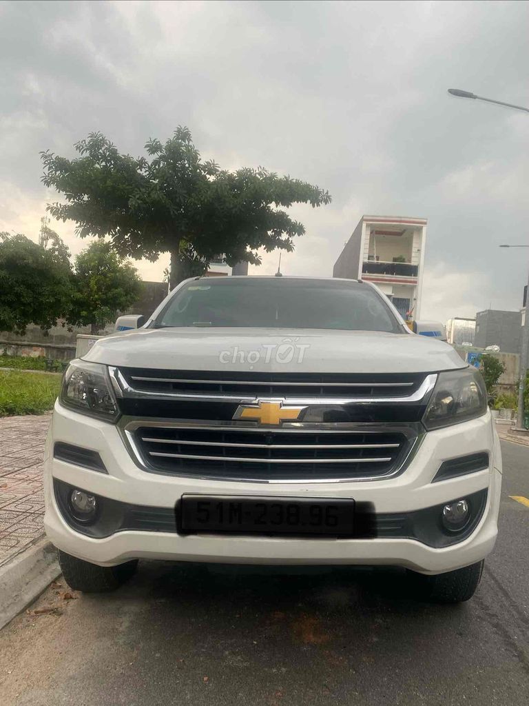 Chevrolet Colorado - ảnh 1