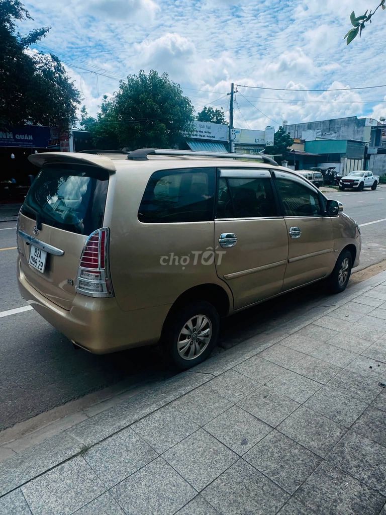 Toyota Innova 2009 - ảnh 3