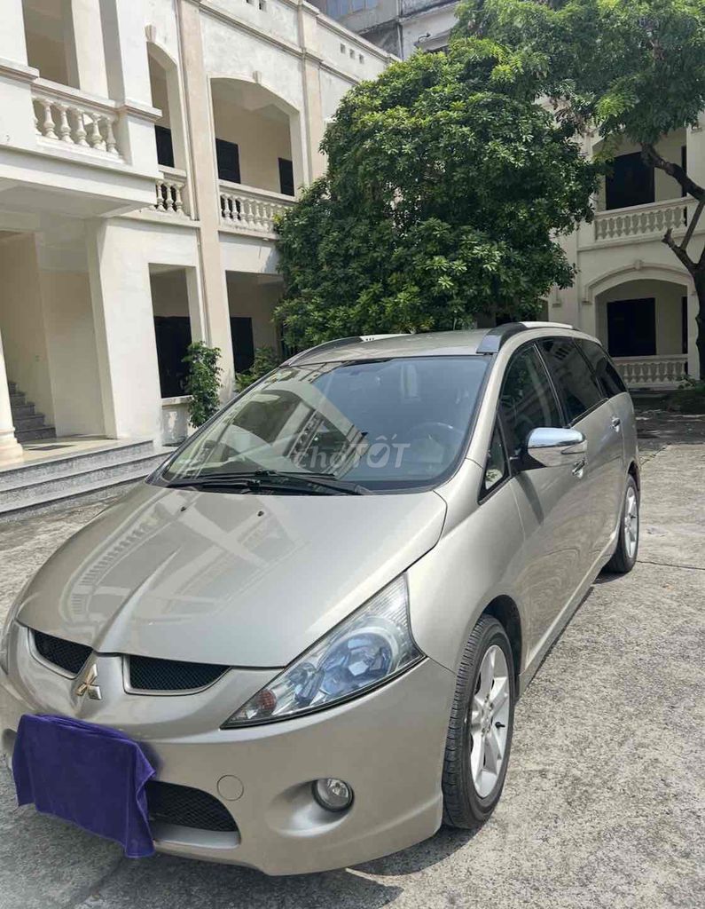 Mitsubishi Grandis - ảnh 1