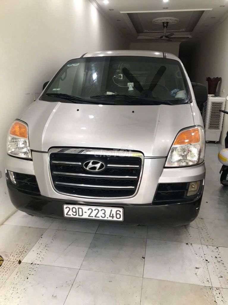 Hyundai Starex - ảnh 1