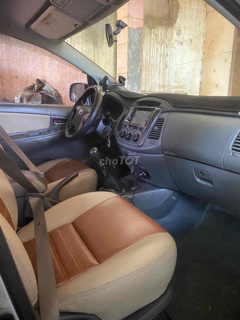 Toyota Innova 2013 - ảnh 4