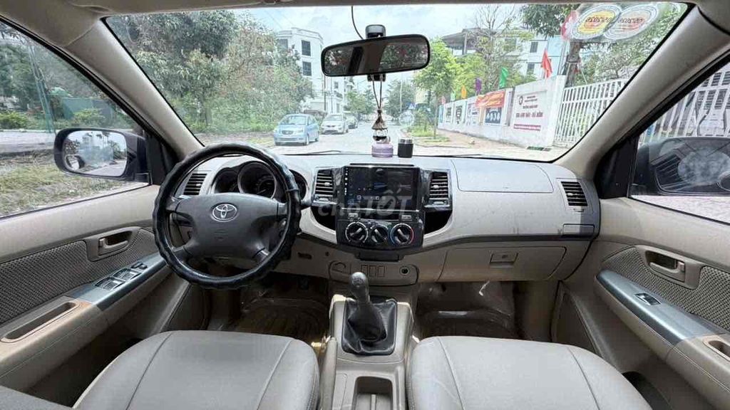 Toyota Hilux 2011 - ảnh 5