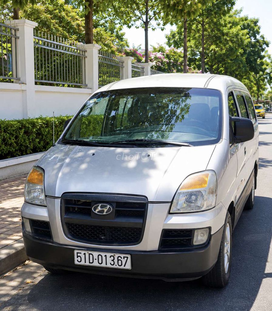 Hyundai Starex - ảnh 1