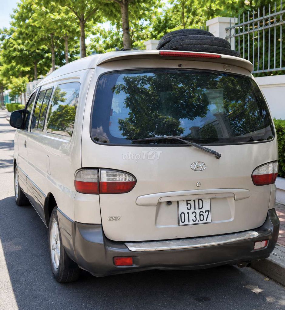 Hyundai Starex - ảnh 3