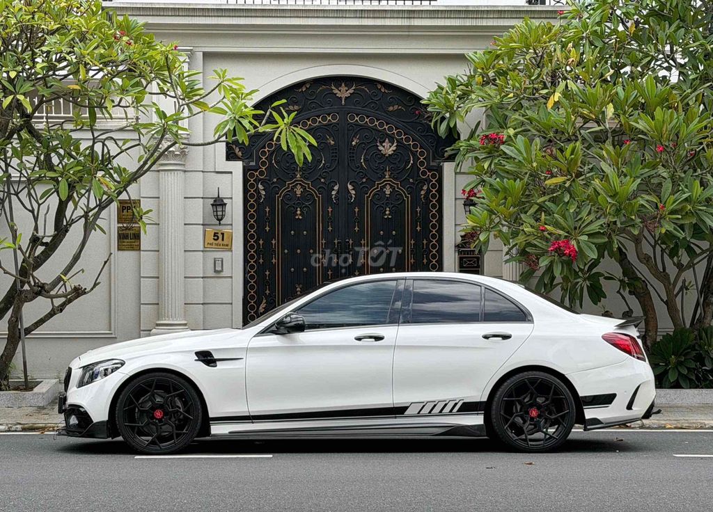 Mercedes-Benz 2021 - ảnh 3