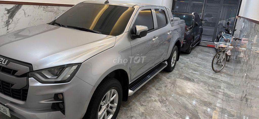 Isuzu 2021 - ảnh 1