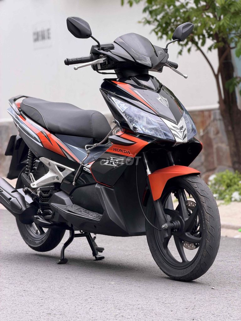 Honda Air Blade 2011 - ảnh 2