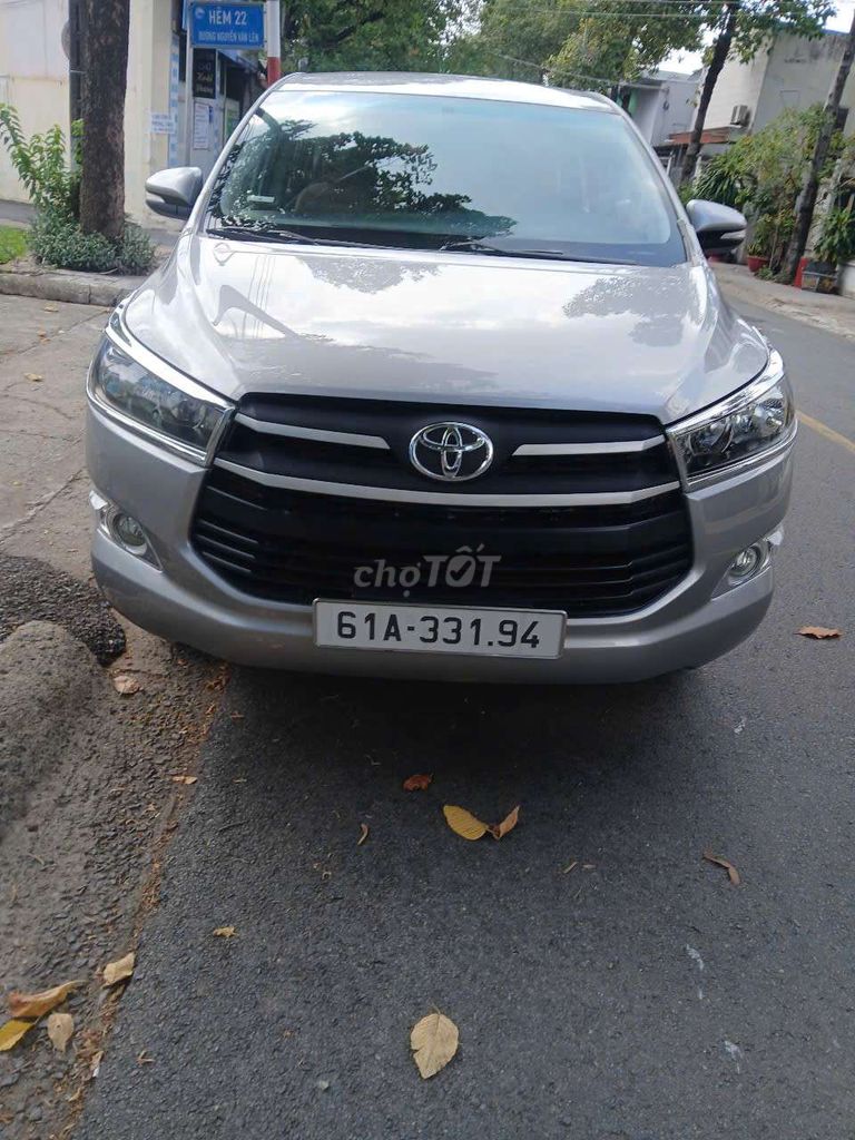 Toyota Innova - ảnh 2