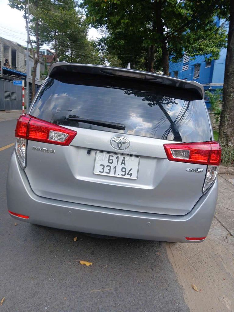 Toyota Innova - ảnh 5