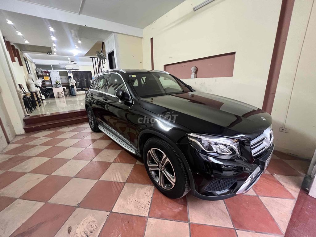 Mercedes-Benz GLC 2018 - ảnh 1
