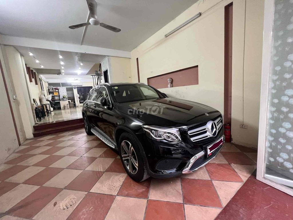 Mercedes-Benz GLC 2018 - ảnh 4