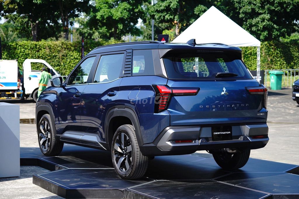 Mitsubishi Destinator - ảnh 2