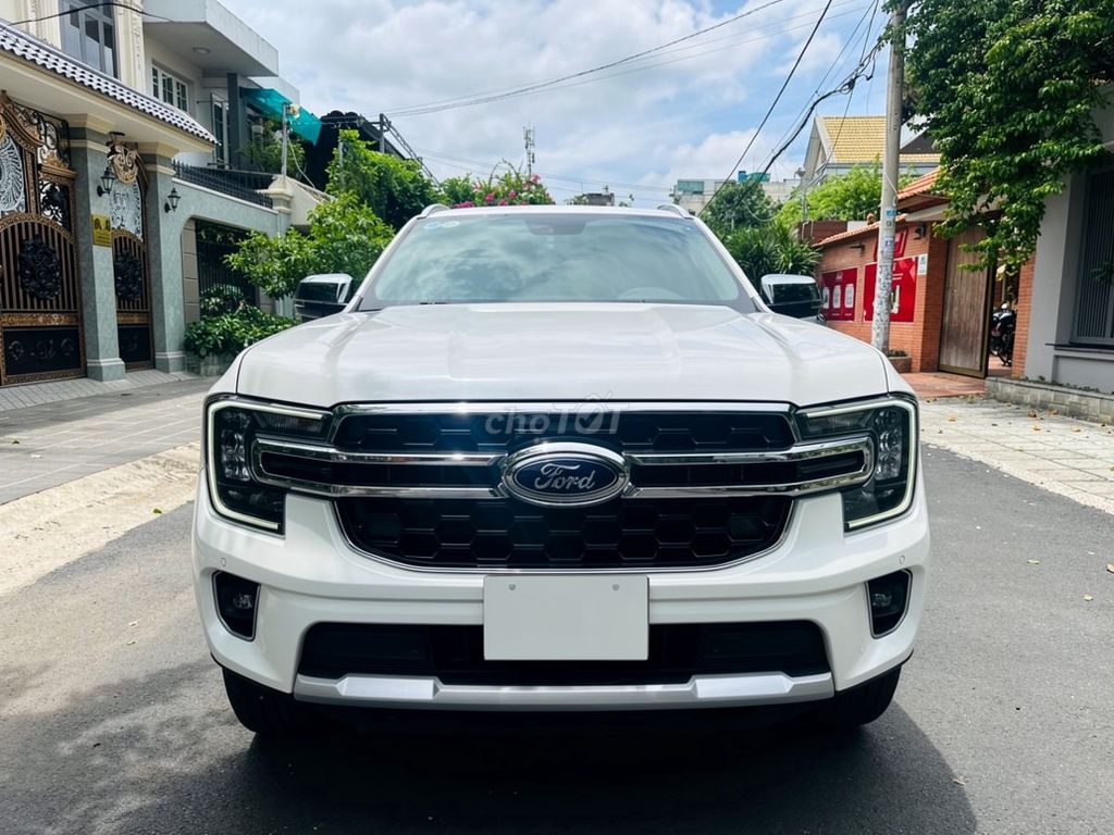 Ford Everest Titanium 2.0L 4x2 AT 2025 - ảnh 1