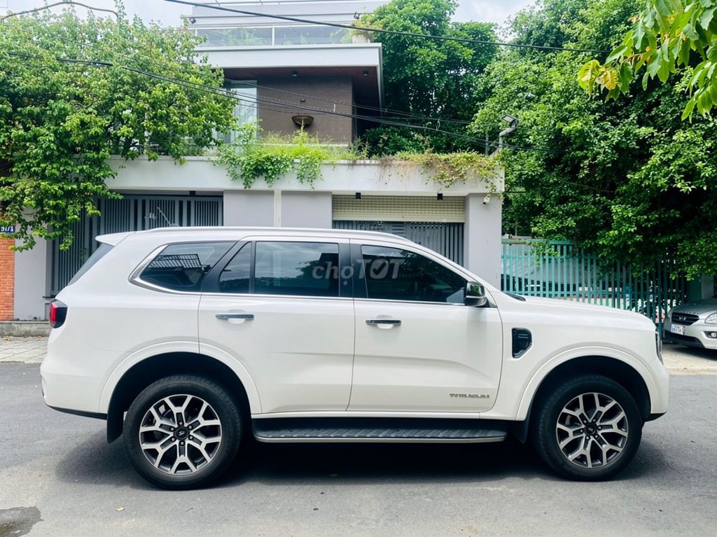 Ford Everest Titanium 2.0L 4x2 AT 2025 - ảnh 4
