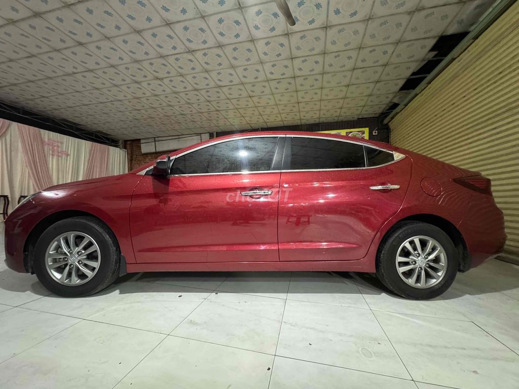 Hyundai Elantra - ảnh 2