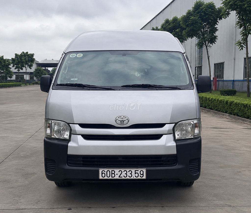 Toyota Hiace 2016 - ảnh 1
