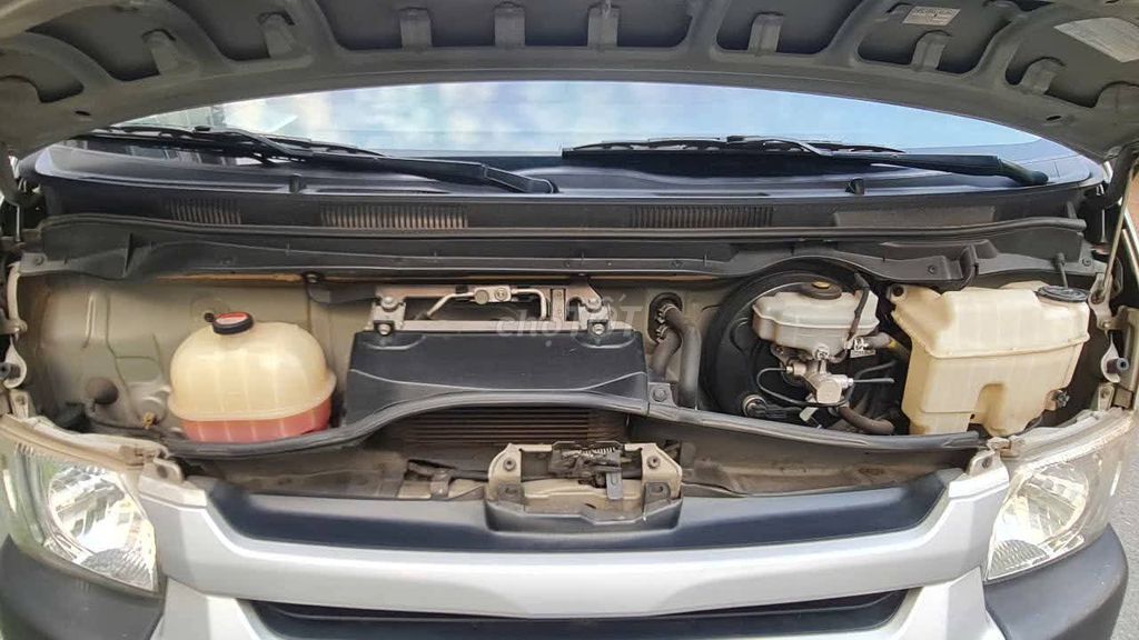 Toyota Hiace 2016 - ảnh 3
