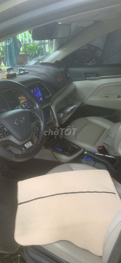 Hyundai Elantra - ảnh 2