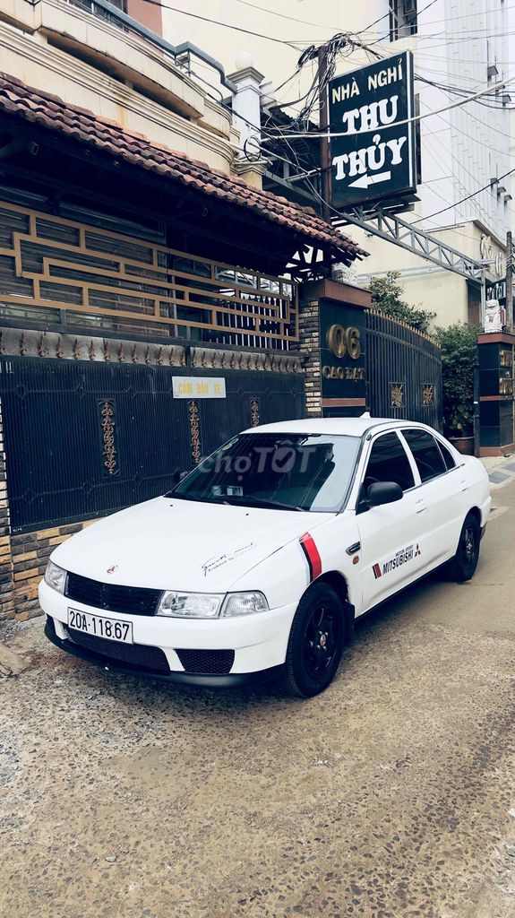 Mitsubishi Lancer 2000 - ảnh 5