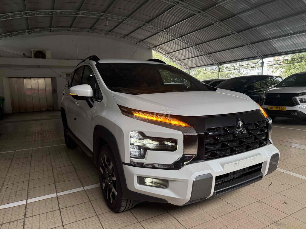 Mitsubishi - ảnh 3