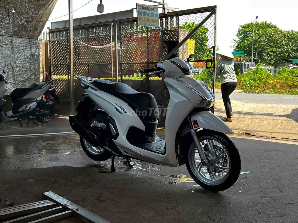 Honda SH 2021 - ảnh 1