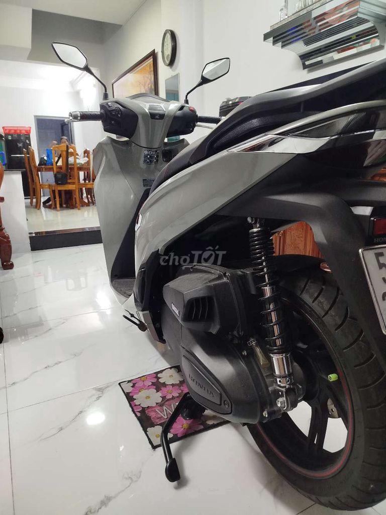 Honda SH 2022 - ảnh 1