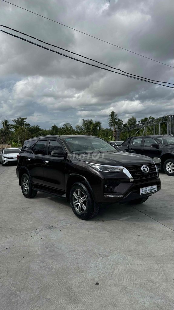 Toyota Fortuner 2.4G 4x2 AT 2021 - ảnh 2