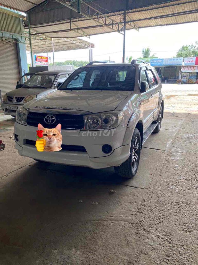 Toyota Fortuner 2012 - ảnh 1