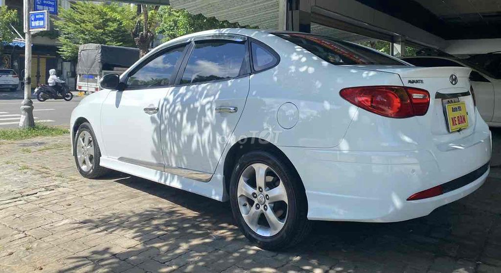 Hyundai Avante - ảnh 3