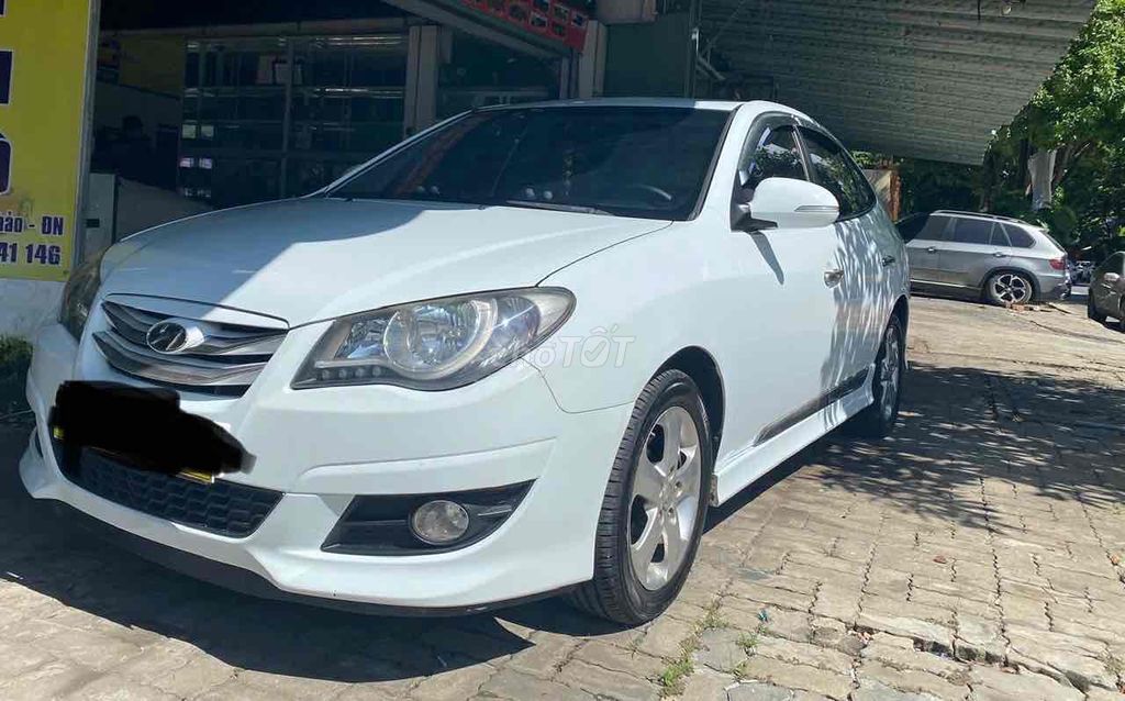 Hyundai Avante - ảnh 4